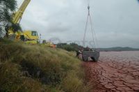 50 Tonne Crane Lifts Amphirol onto Bauxite Tailings